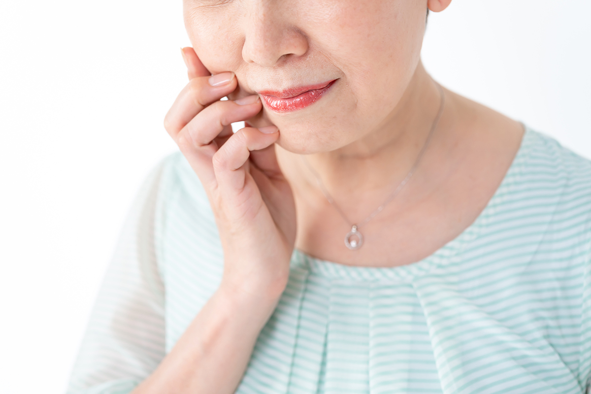 歯周形成外科（根面被覆）とは
